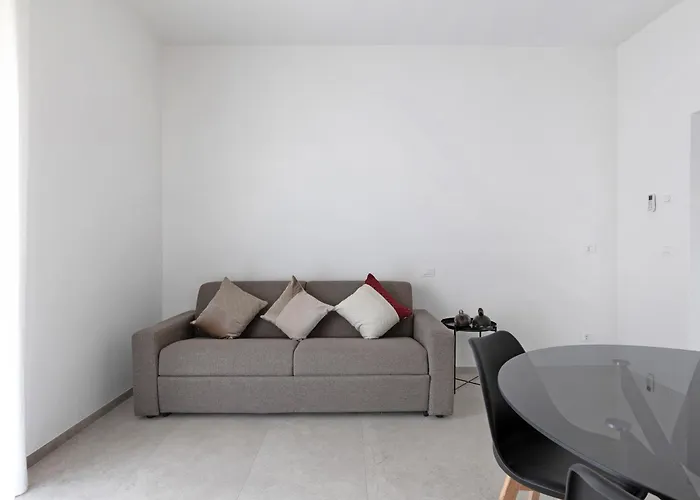 Le Dodici Porte - Porta San Vitale 8 By District *