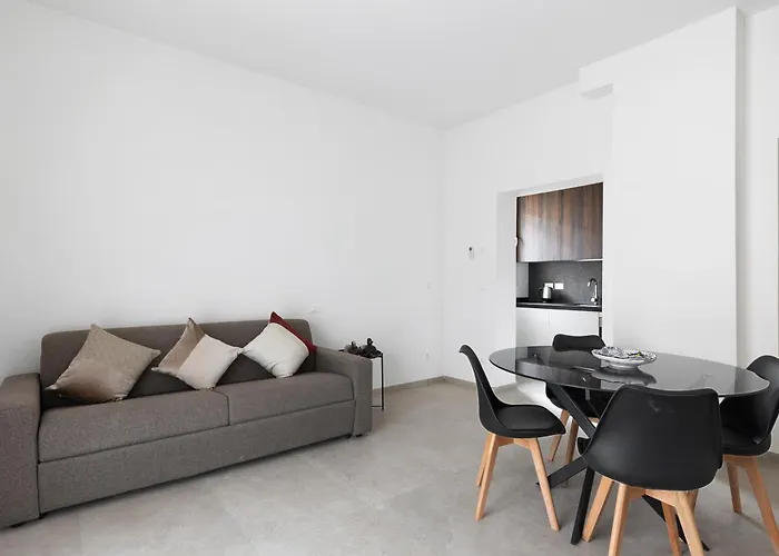 Le Dodici Porte - Porta San Vitale 8 By District Bologna