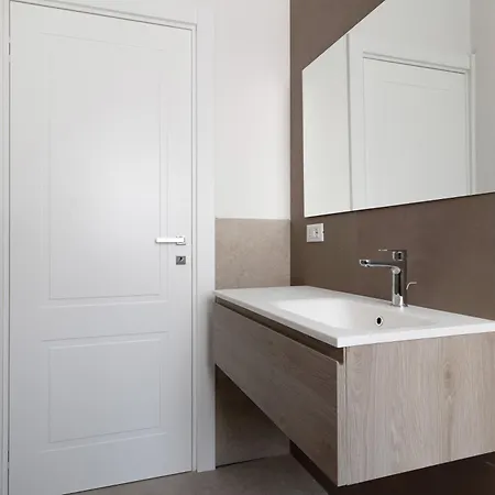 Apartman Le Dodici Porte - Porta San Vitale 8 By District *