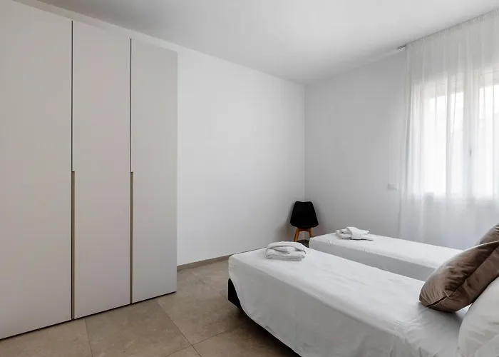 Le Dodici Porte - Porta San Vitale 8 By District شقة